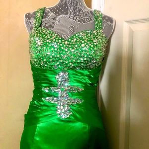 Green goddess gown 6/8